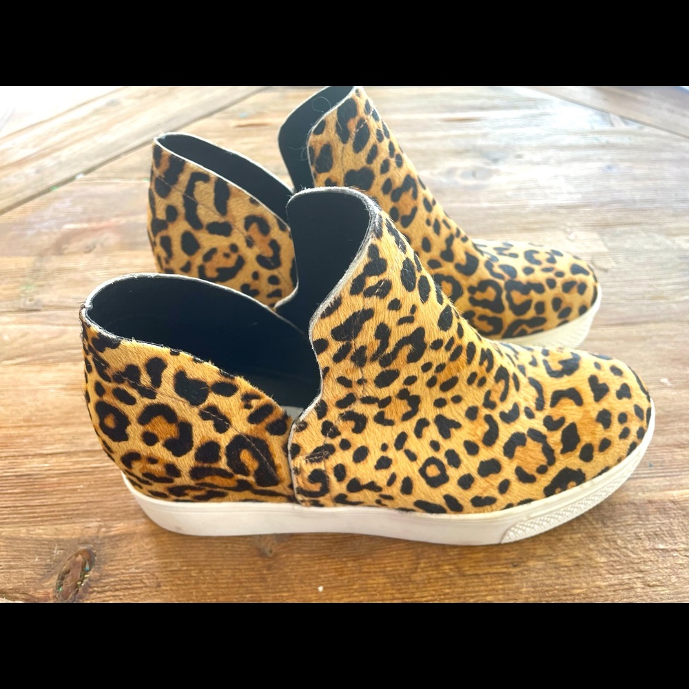 Steve Madden wedge cheetah print shoes.